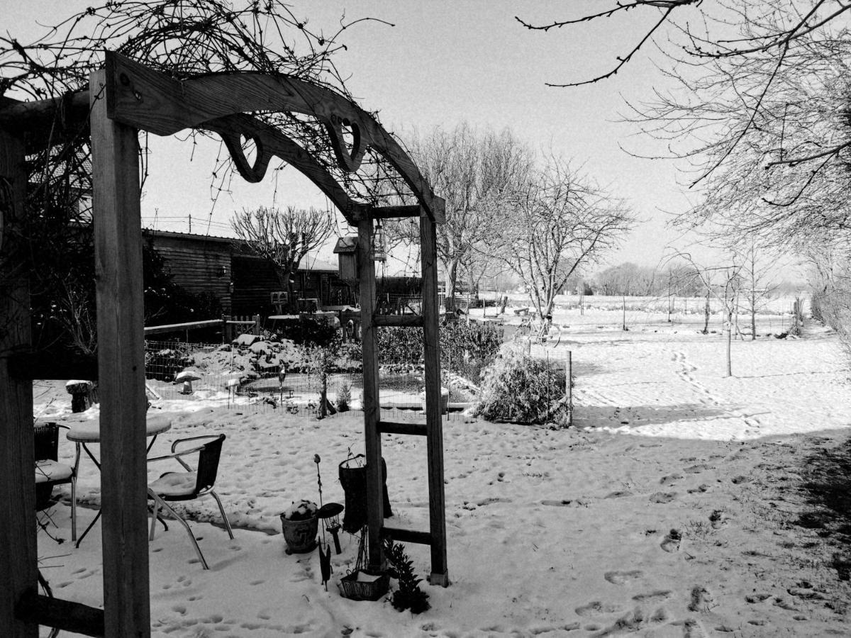 Entre Monts Et Collines B&B Et Spa En Option Bagian luar foto
